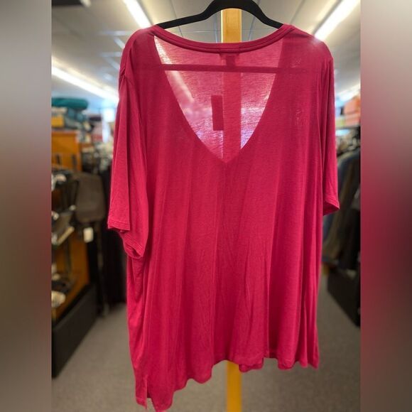 New Old Navy Ladies 2X Pink =V Neck Tee - Picture 3 of 3